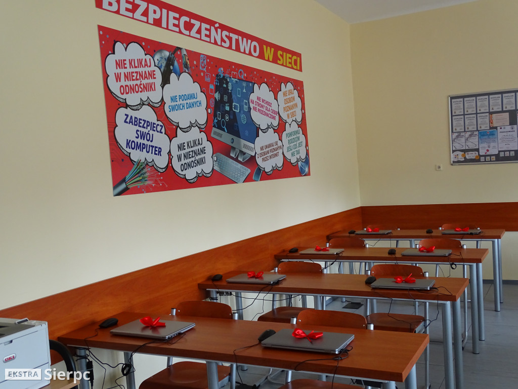 Otwarcie pracowni informatycznej w Dwójce
