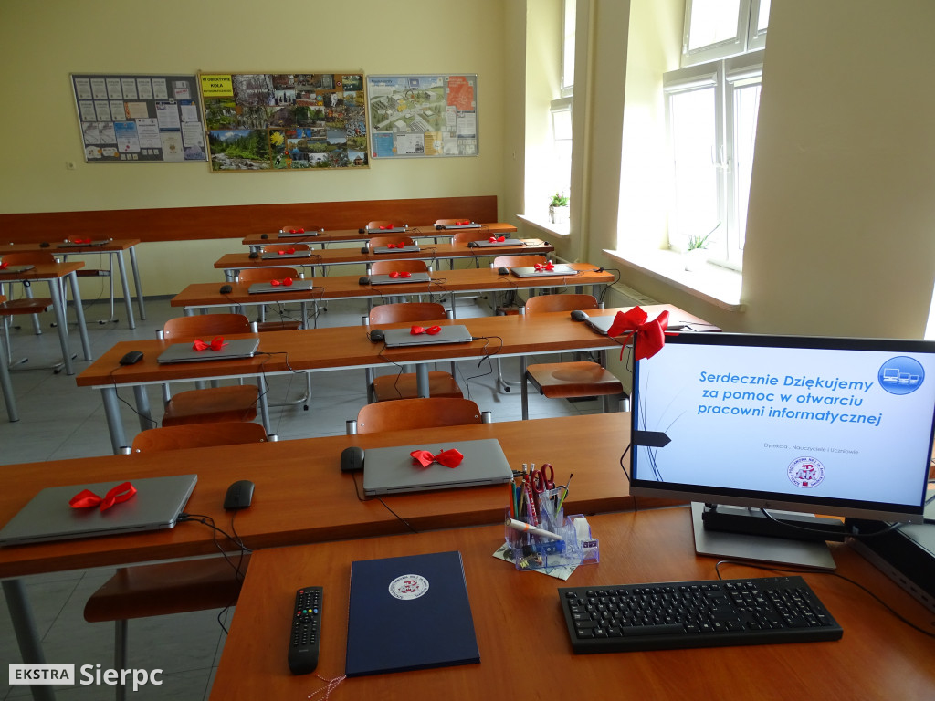 Otwarcie pracowni informatycznej w Dwójce