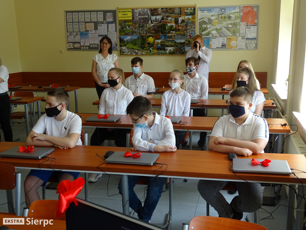 Otwarcie pracowni informatycznej w Dwójce