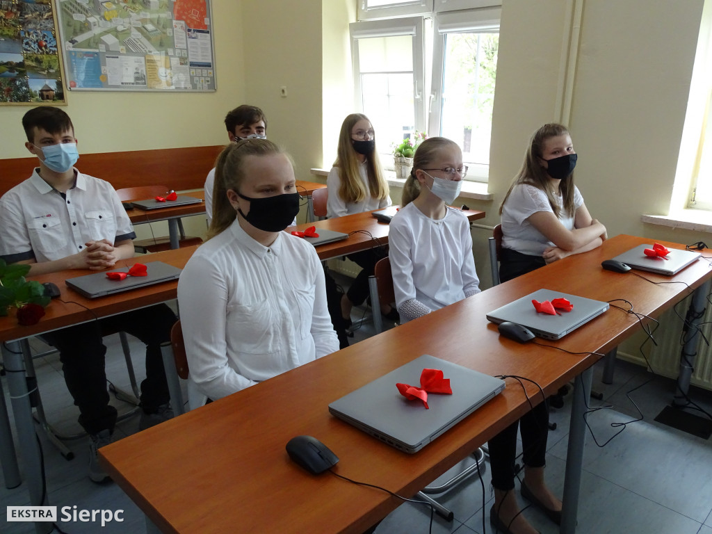 Otwarcie pracowni informatycznej w Dwójce