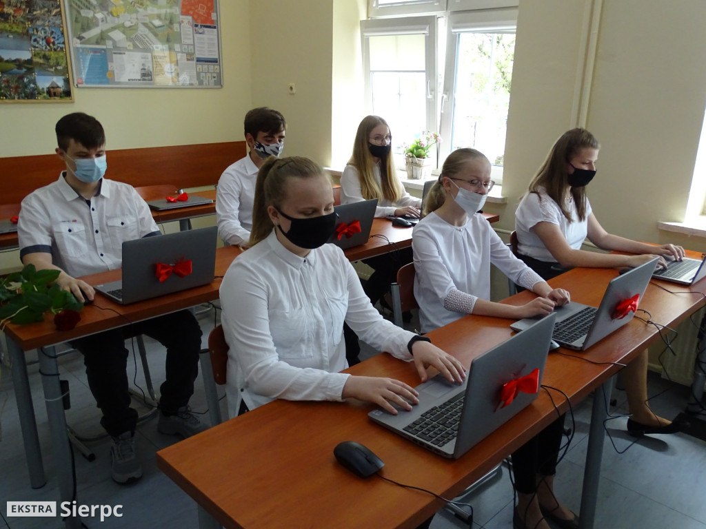 Otwarcie pracowni informatycznej w Dwójce