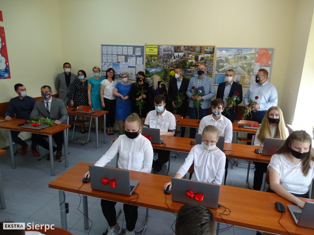 Otwarcie pracowni informatycznej w Dwójce