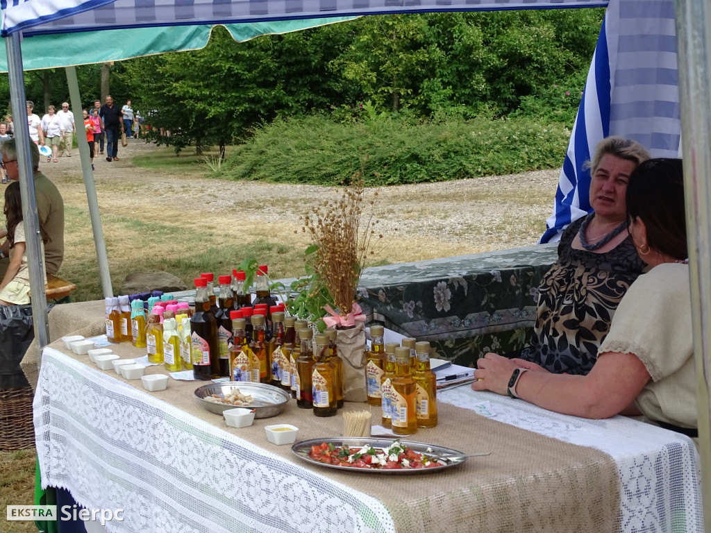 Miodobranie w skansenie