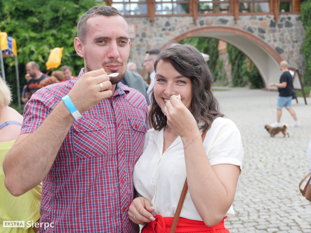 Miodobranie w skansenie