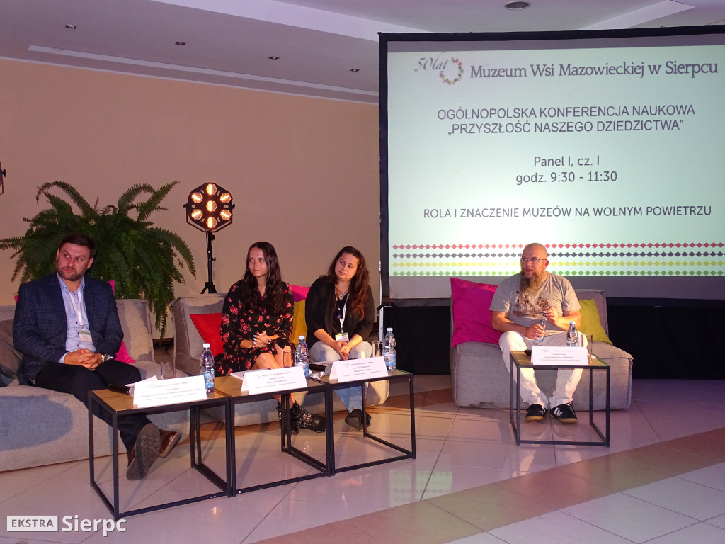 Konferencja w skansnie
