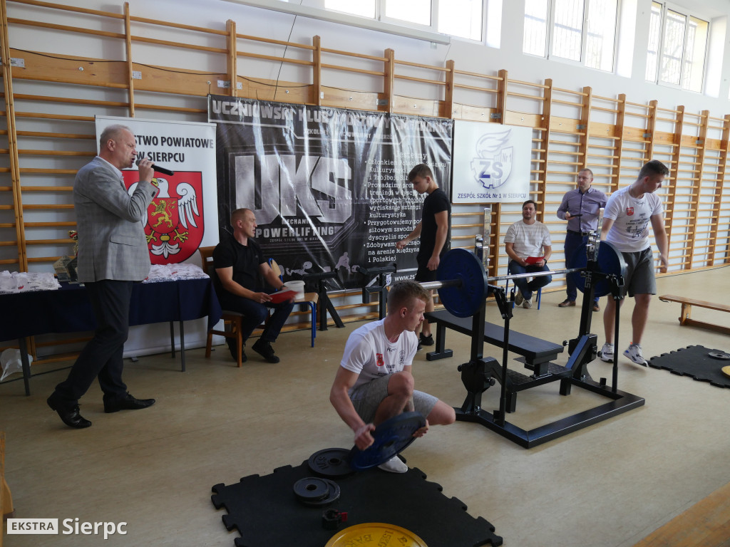 Zawody w wyciskaniu sztangi leżąc