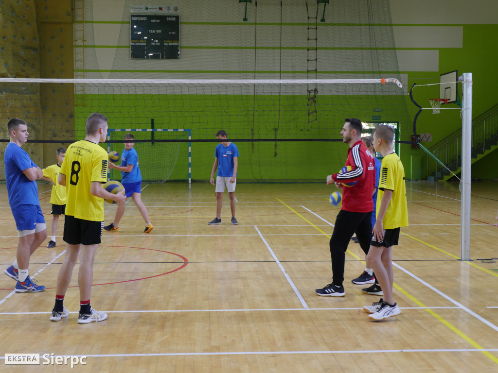 Siatkarski trening z  Mateuszem Grabdą