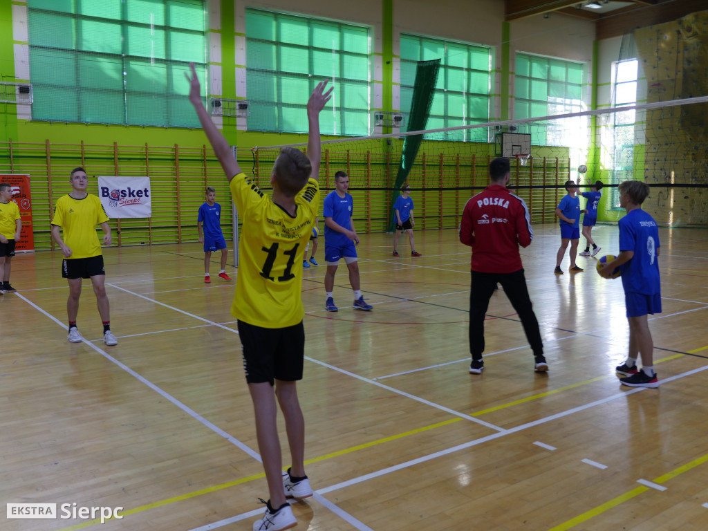 Siatkarski trening z  Mateuszem Grabdą