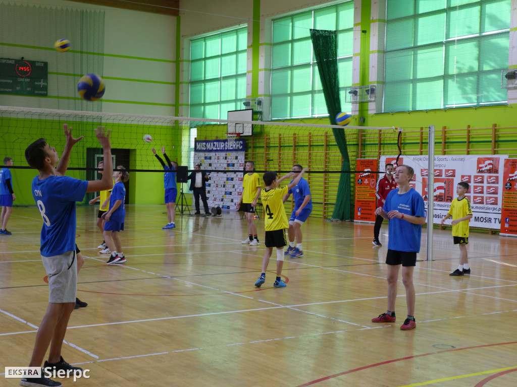 Siatkarski trening z  Mateuszem Grabdą