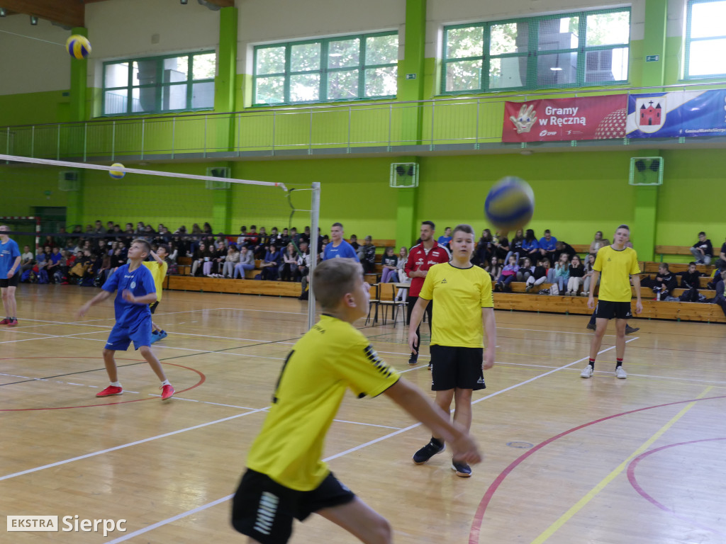 Siatkarski trening z  Mateuszem Grabdą