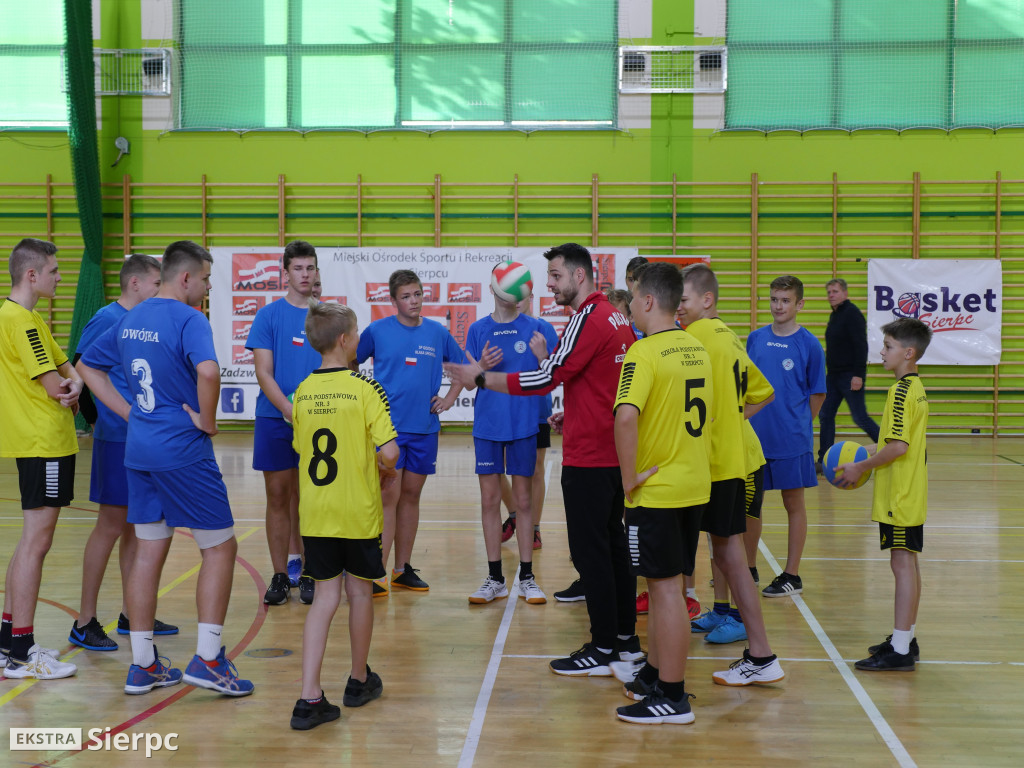 Siatkarski trening z  Mateuszem Grabdą