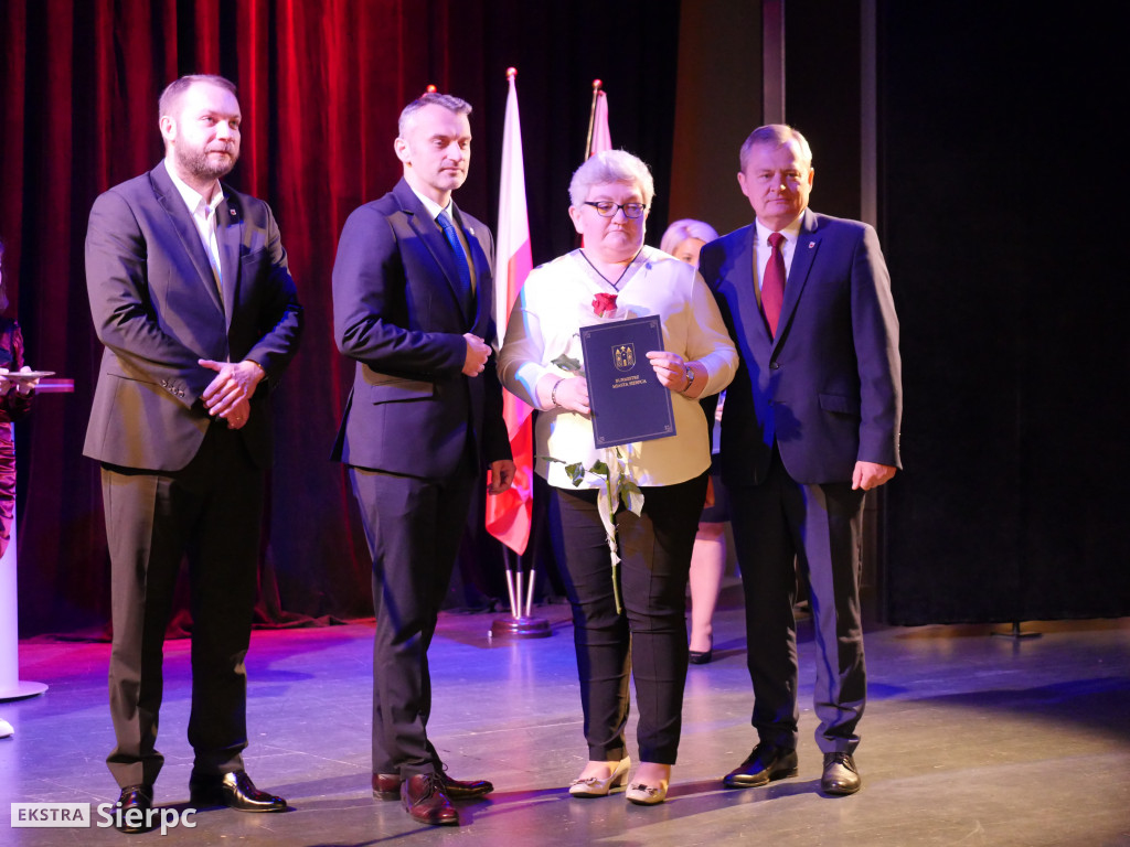 Nagrody Burmistrza dla nauczycieli