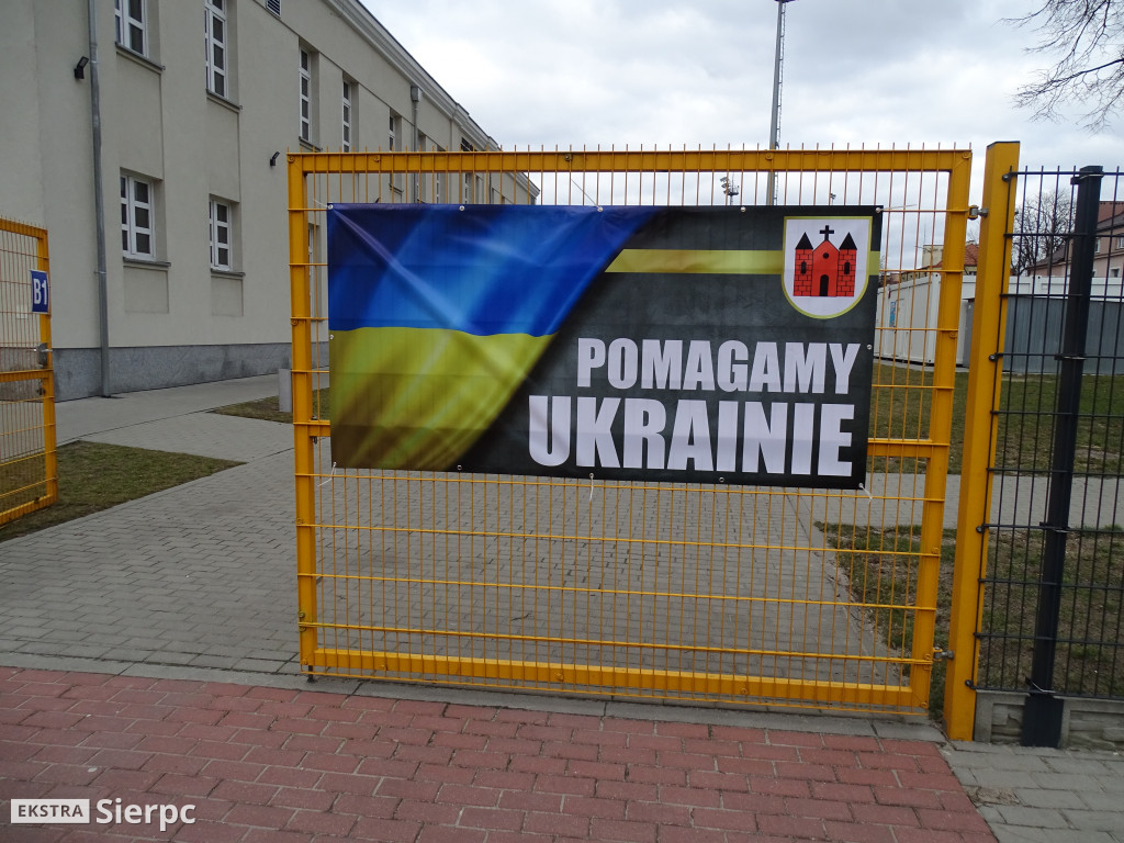 Pomagamy Ukrainie - zbiórka przy stadionie