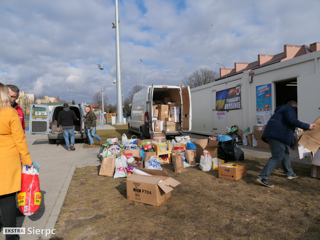 Pomagamy Ukrainie - zbiórka przy stadionie
