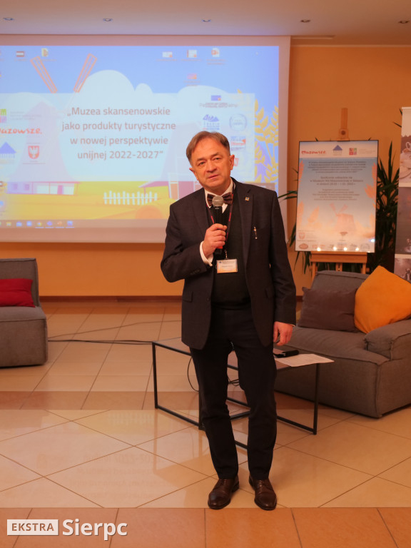 Konferencja muzealników w skansenie