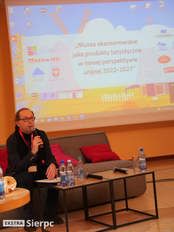 Konferencja muzealników w skansenie