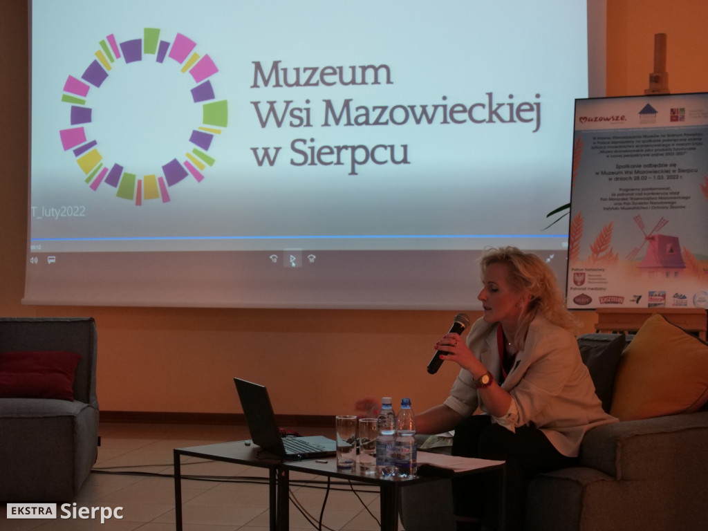 Konferencja muzealników w skansenie