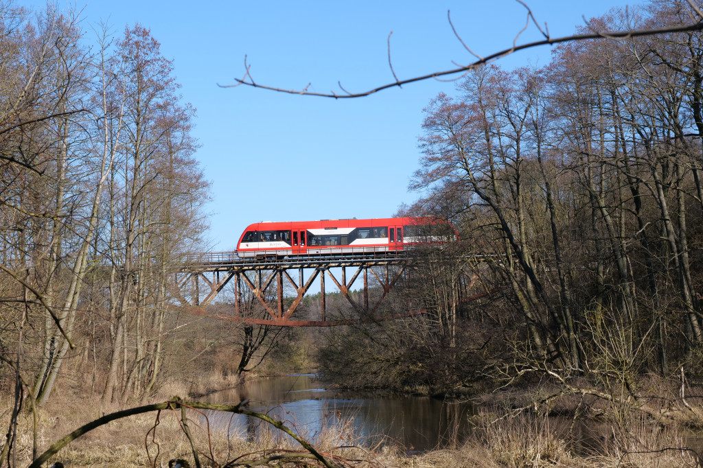Pociąg nad Skrwą