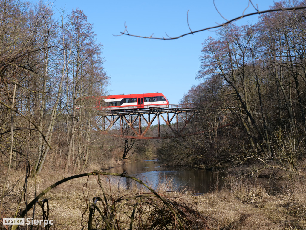 Pociąg nad Skrwą