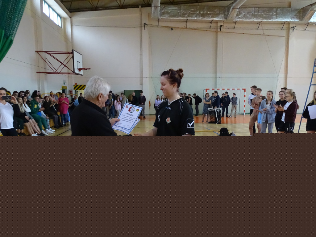 Turniej piłki siatkowej w LO