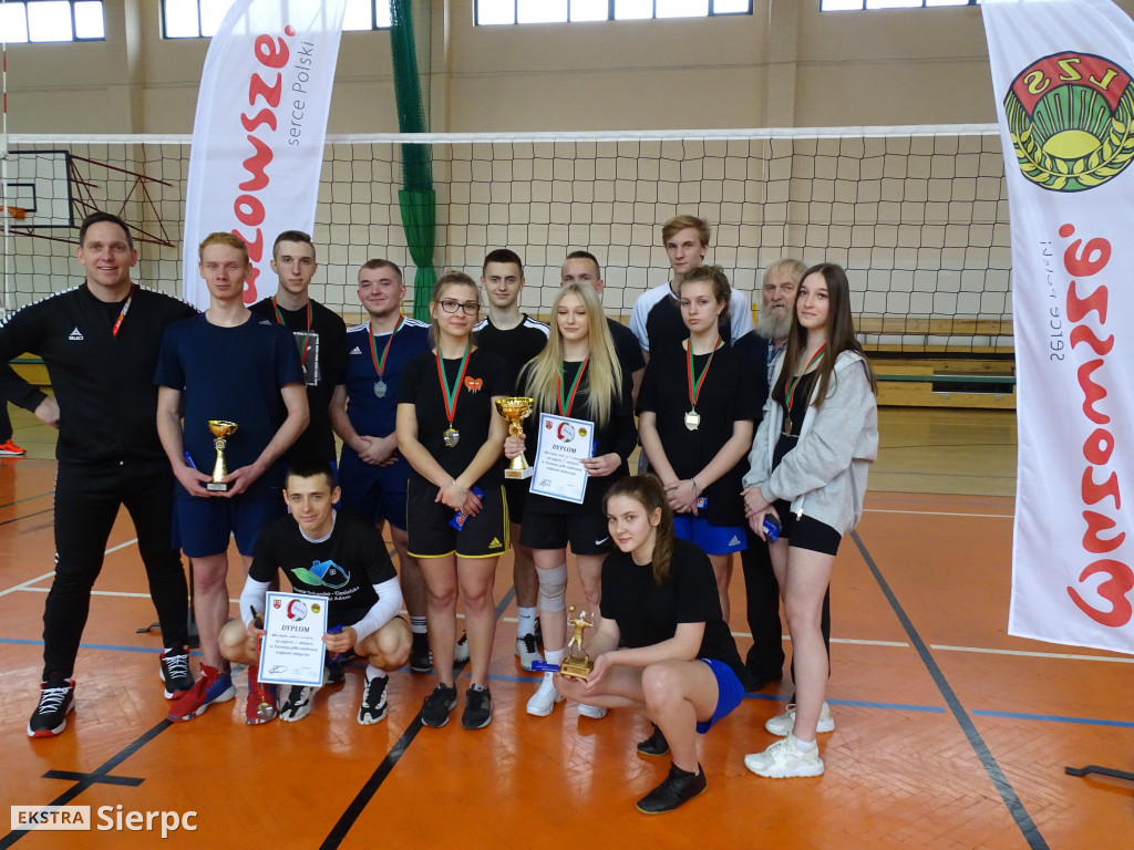 Turniej piłki siatkowej w LO