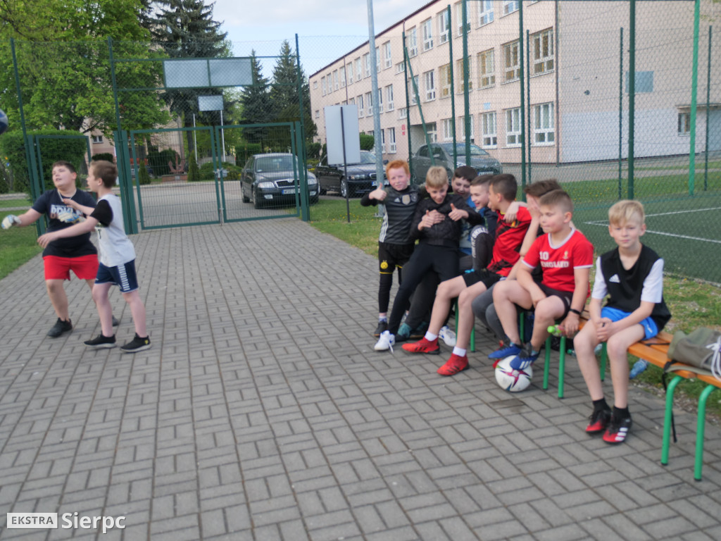 Piłkarski turniej na Orliku