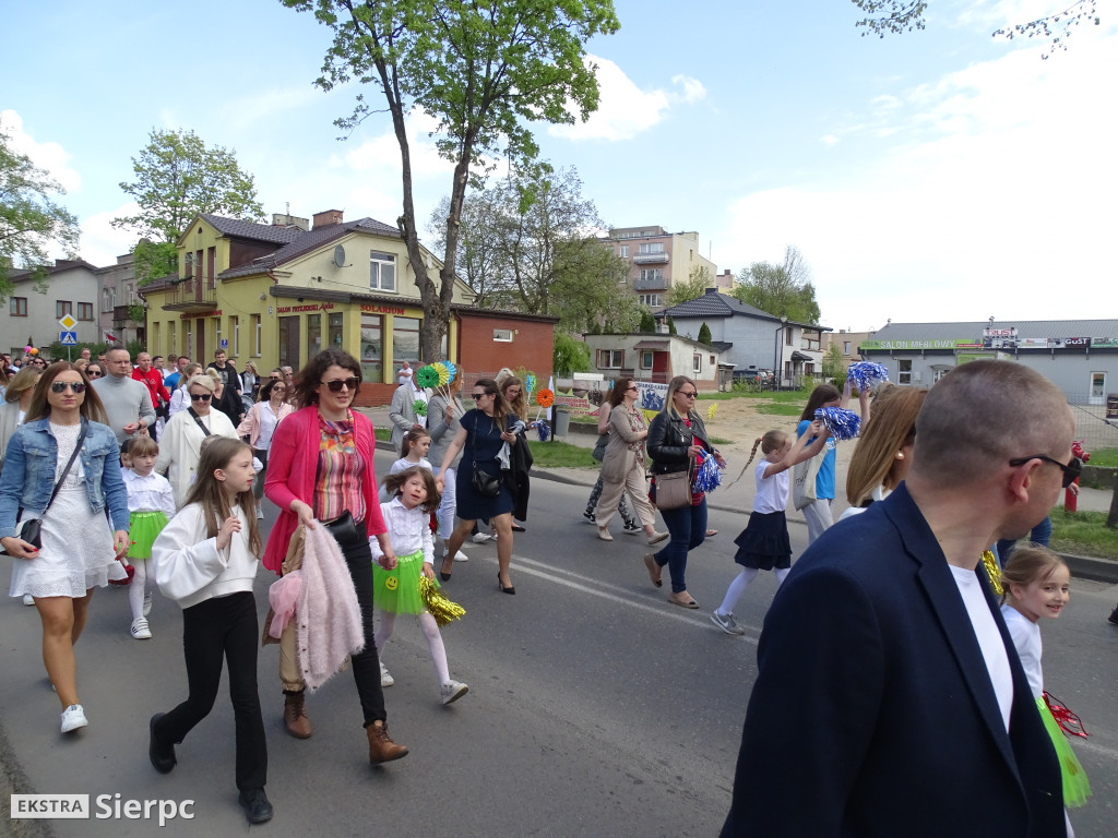 Korowód ulicami miasta