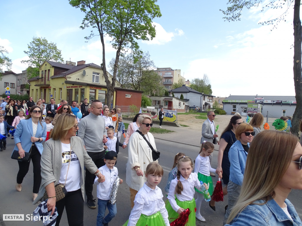 Korowód ulicami miasta