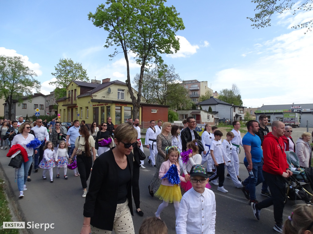Korowód ulicami miasta