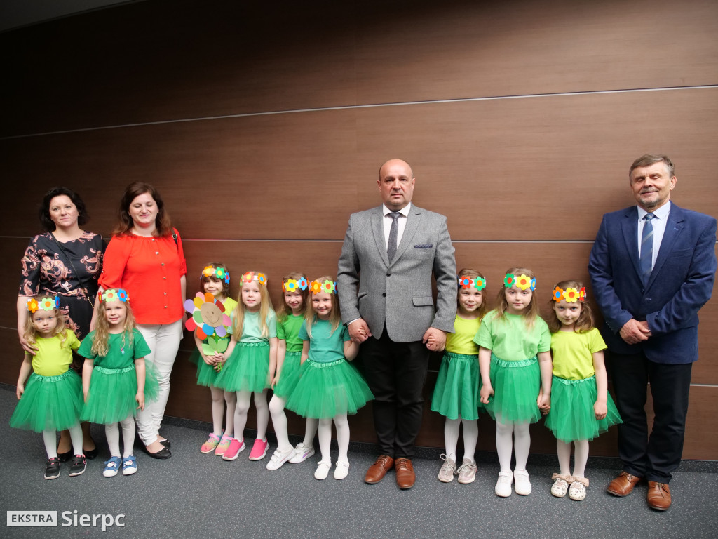 Najmłodsi z pomocą dla Mai