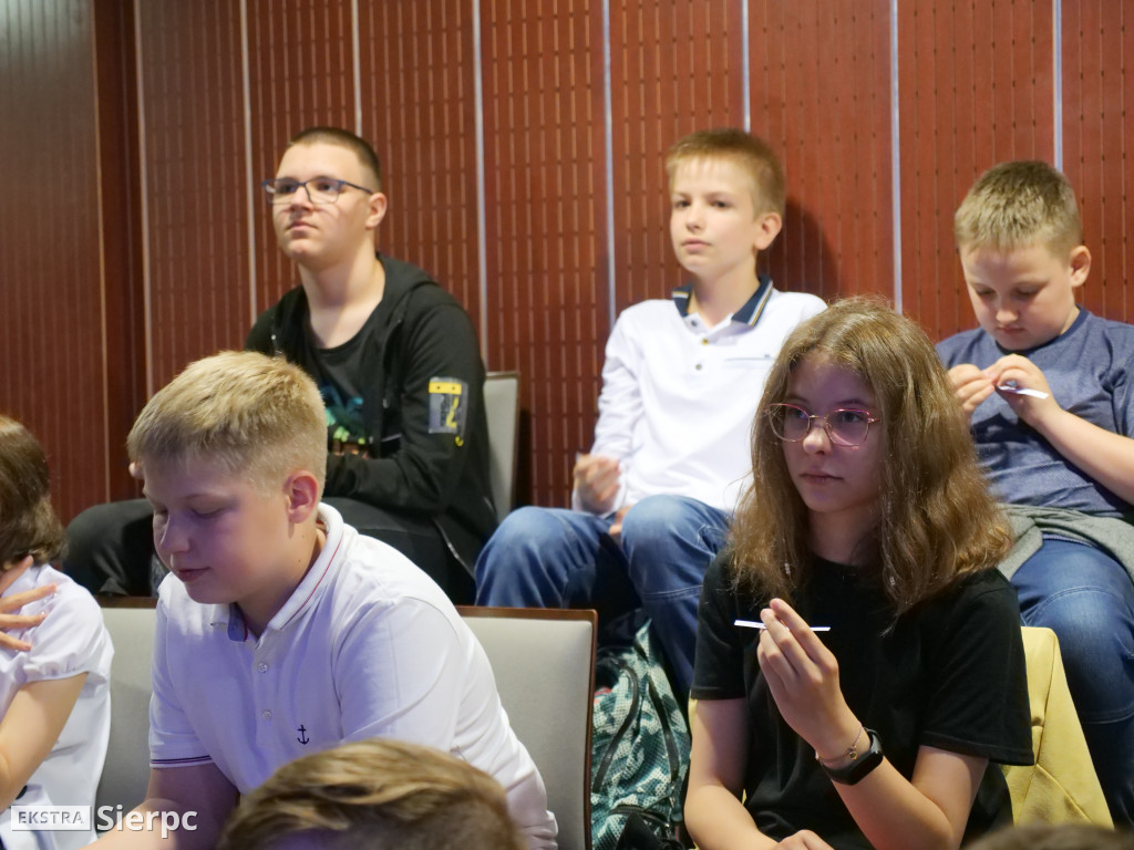 Turniej ,,100 pytań do...''