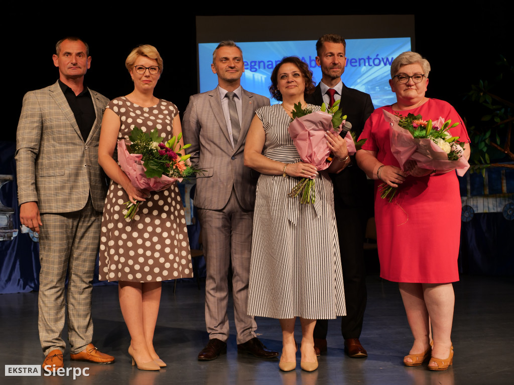 Pożegnanie absolwentów w Dwójce