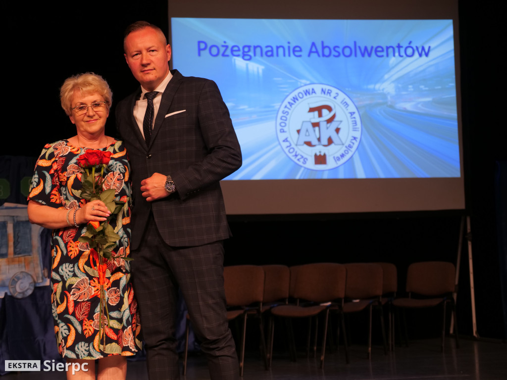 Pożegnanie absolwentów w Dwójce