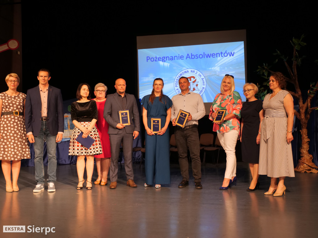Pożegnanie absolwentów w Dwójce