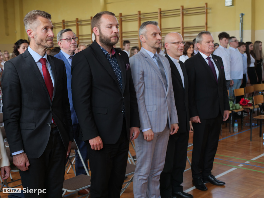 Pożegnanie dyrektor i absolwentów Trójki