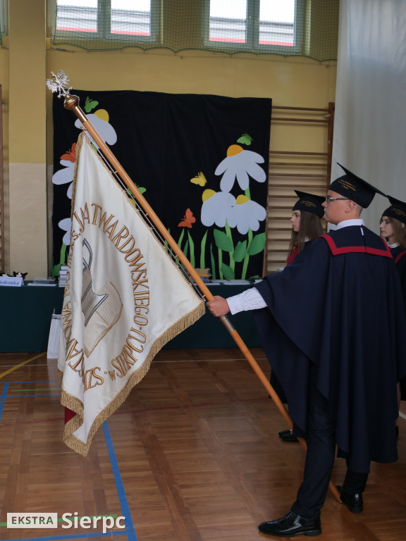 Pożegnanie dyrektor i absolwentów Trójki