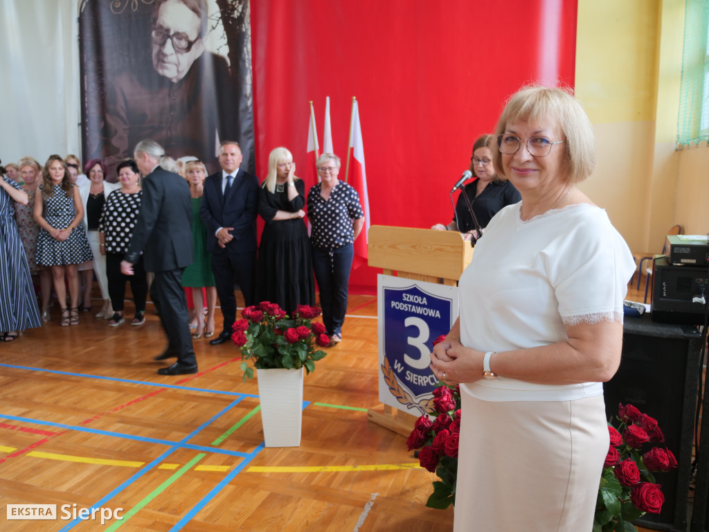 Pożegnanie dyrektor i absolwentów Trójki