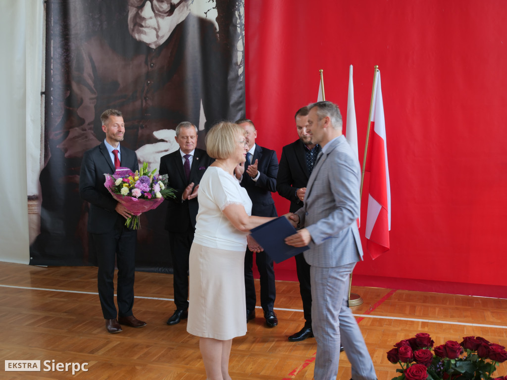 Pożegnanie dyrektor i absolwentów Trójki