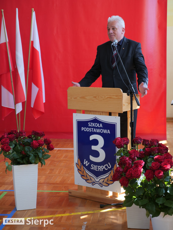 Pożegnanie dyrektor i absolwentów Trójki
