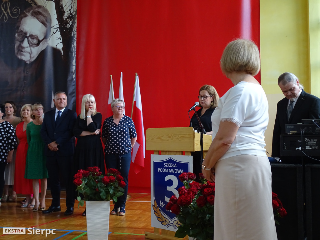 Pożegnanie dyrektor i absolwentów Trójki