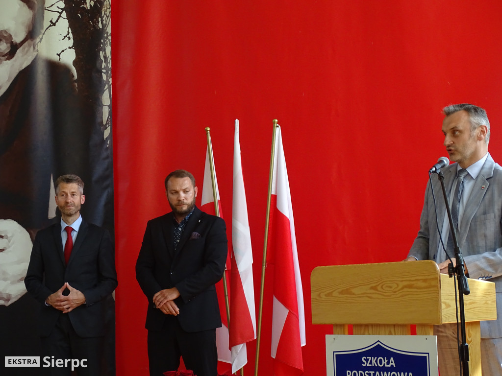Pożegnanie dyrektor i absolwentów Trójki