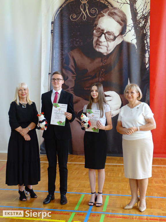 Pożegnanie dyrektor i absolwentów Trójki