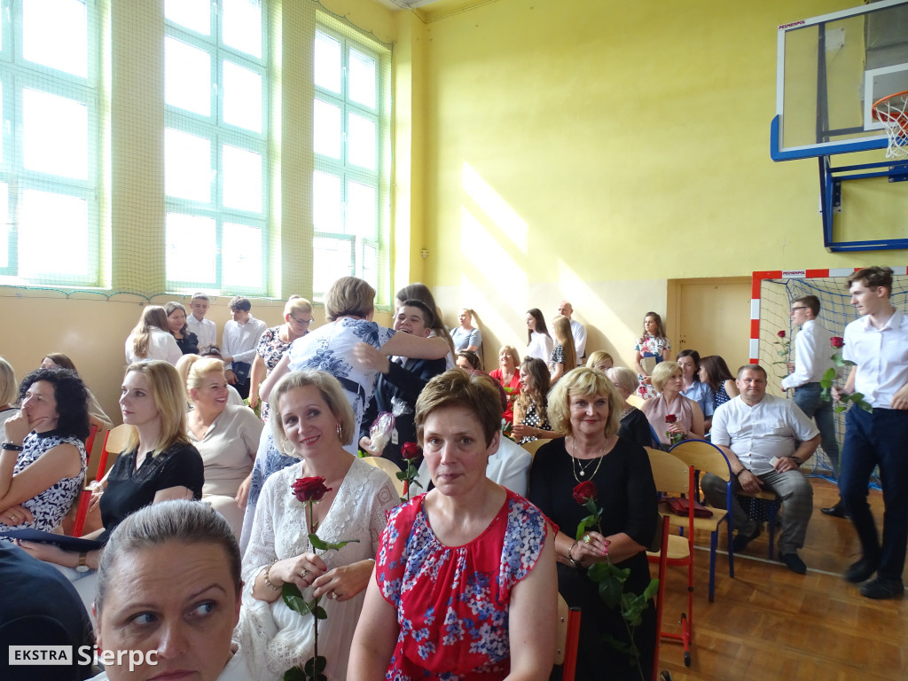 Pożegnanie dyrektor i absolwentów Trójki