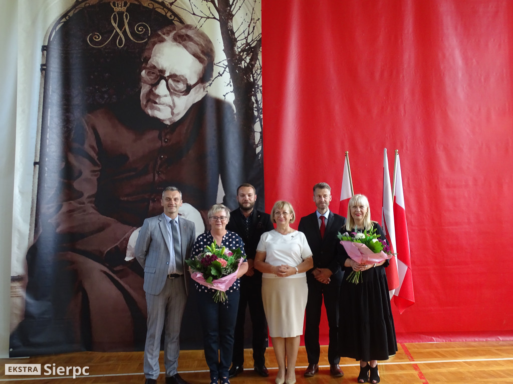 Pożegnanie dyrektor i absolwentów Trójki