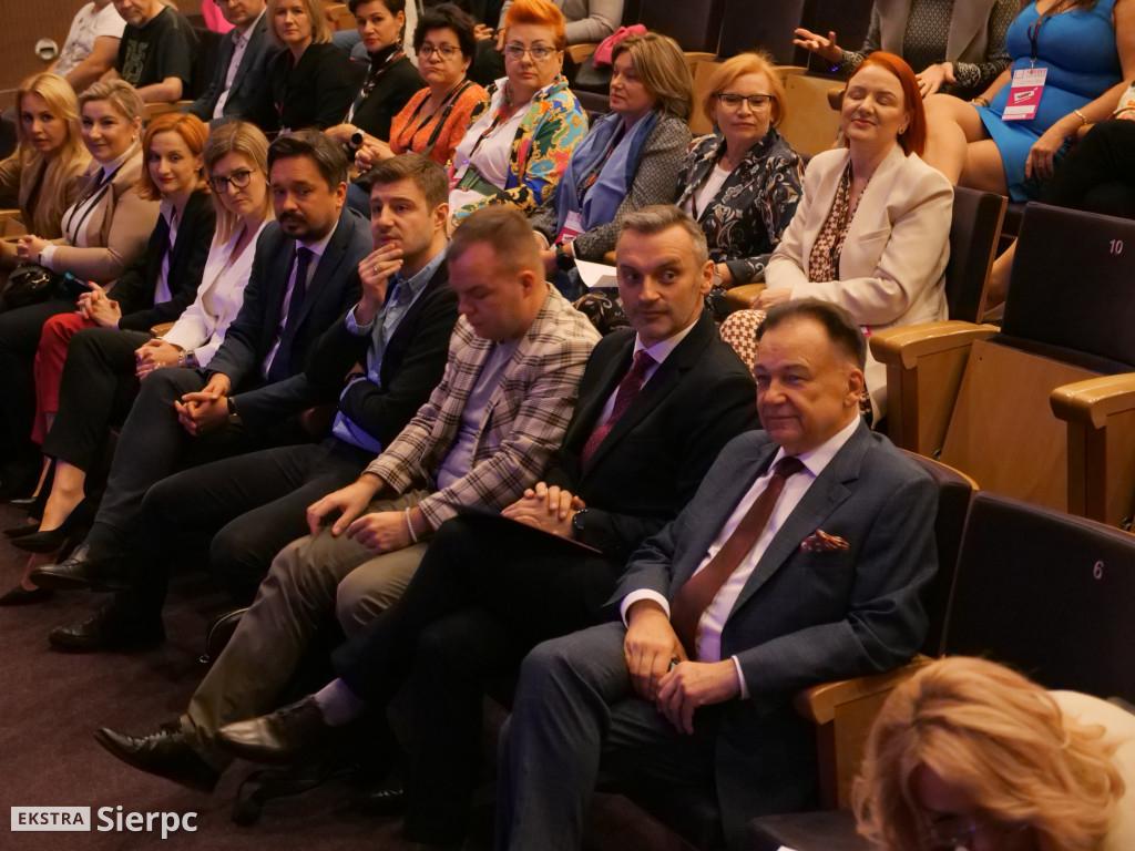 Regionalna Akademia Liderek Kobiet w Centrum