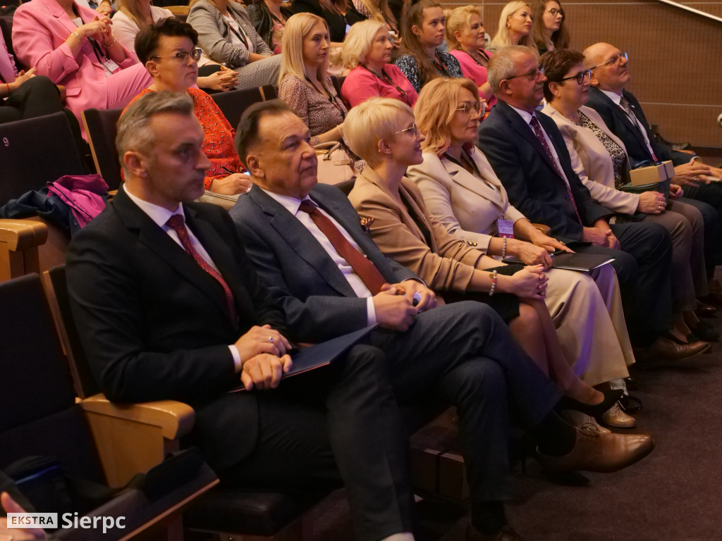 Regionalna Akademia Liderek Kobiet w Centrum