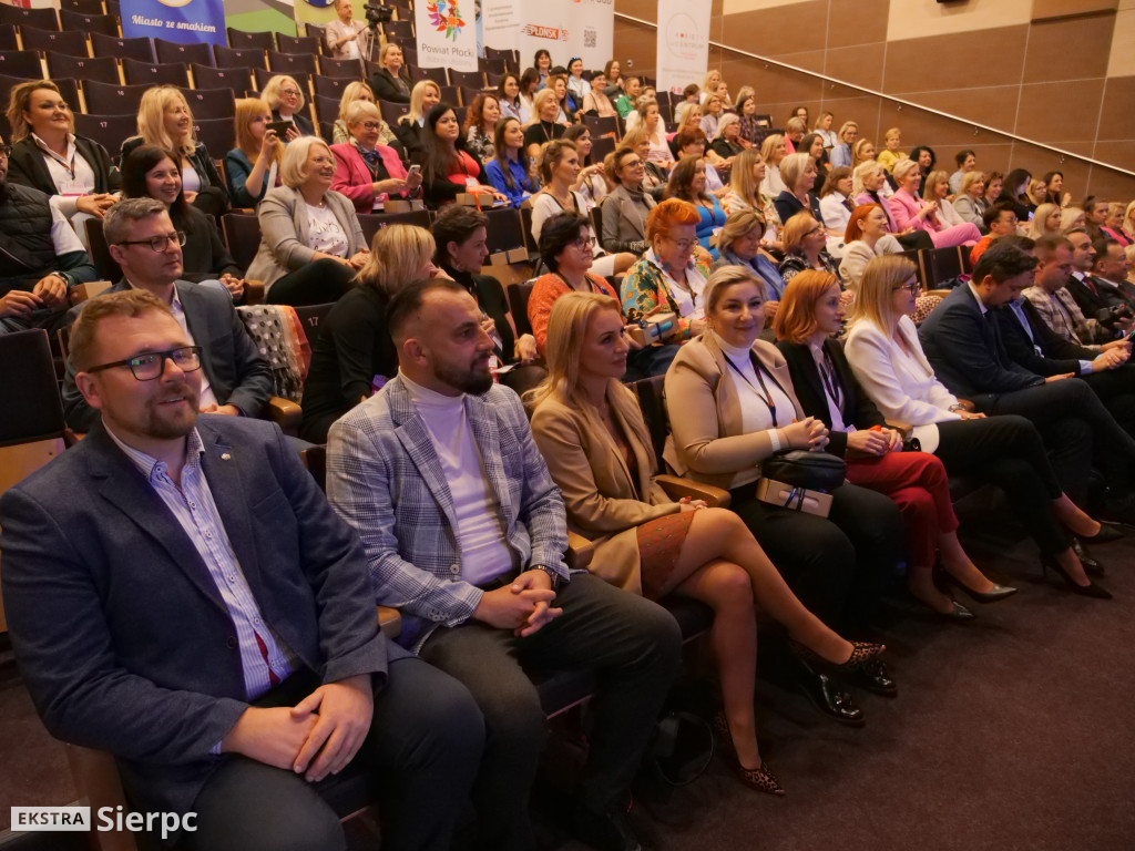 Regionalna Akademia Liderek Kobiet w Centrum