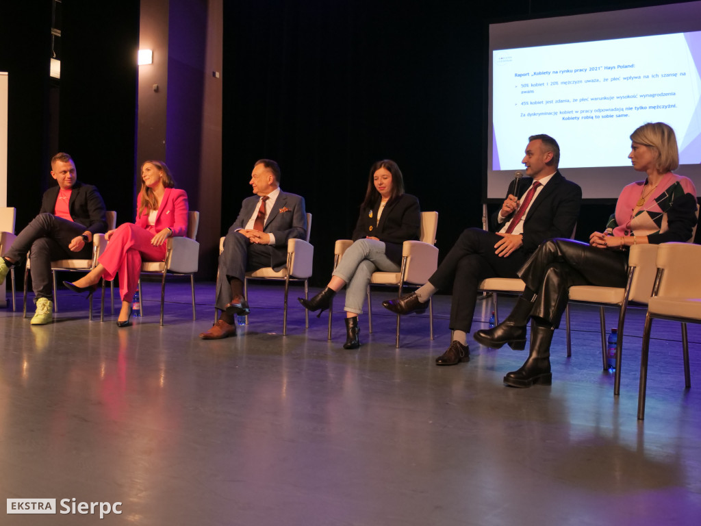 Regionalna Akademia Liderek Kobiet w Centrum