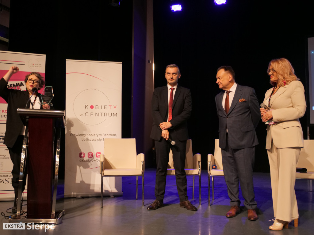 Regionalna Akademia Liderek Kobiet w Centrum