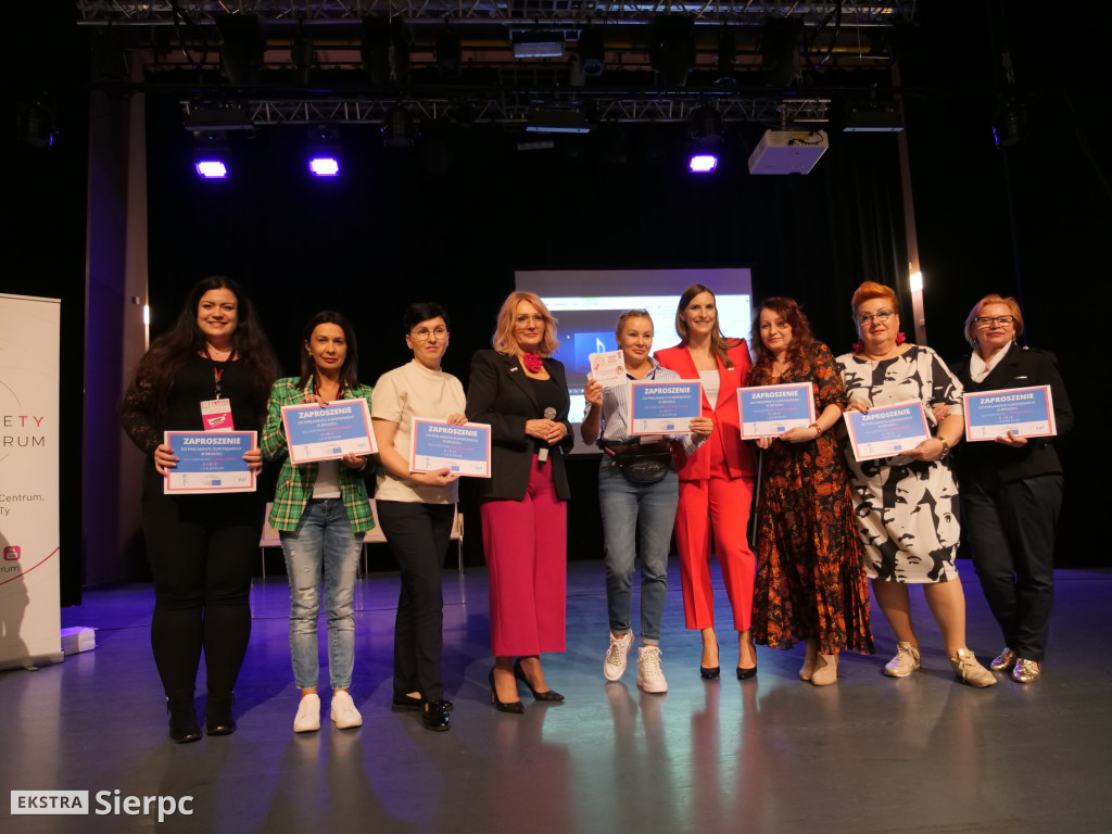 Regionalna Akademia Liderek Kobiet w Centrum